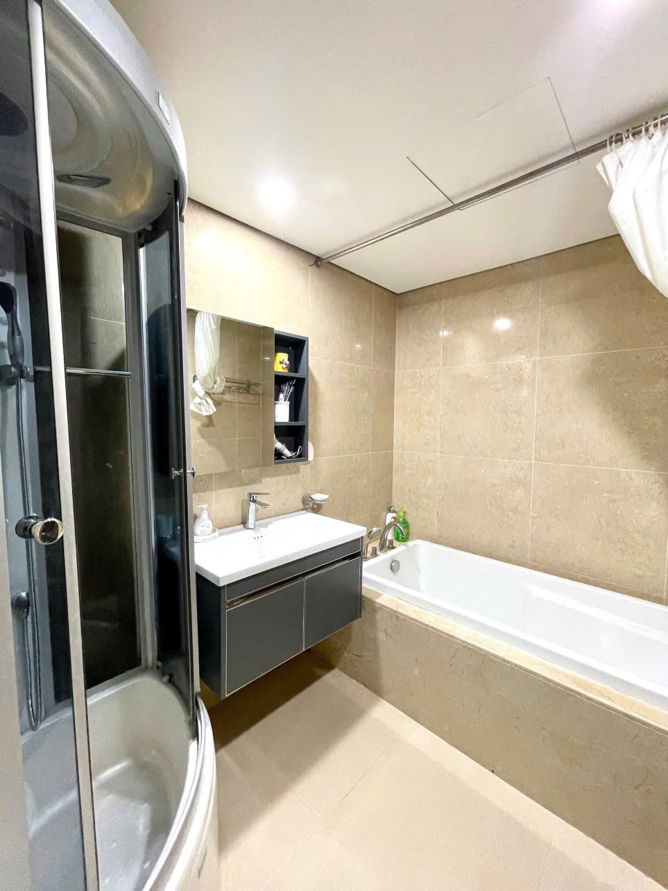 Cho thuê Homestay 4 Phòng Ngủ tại Times City